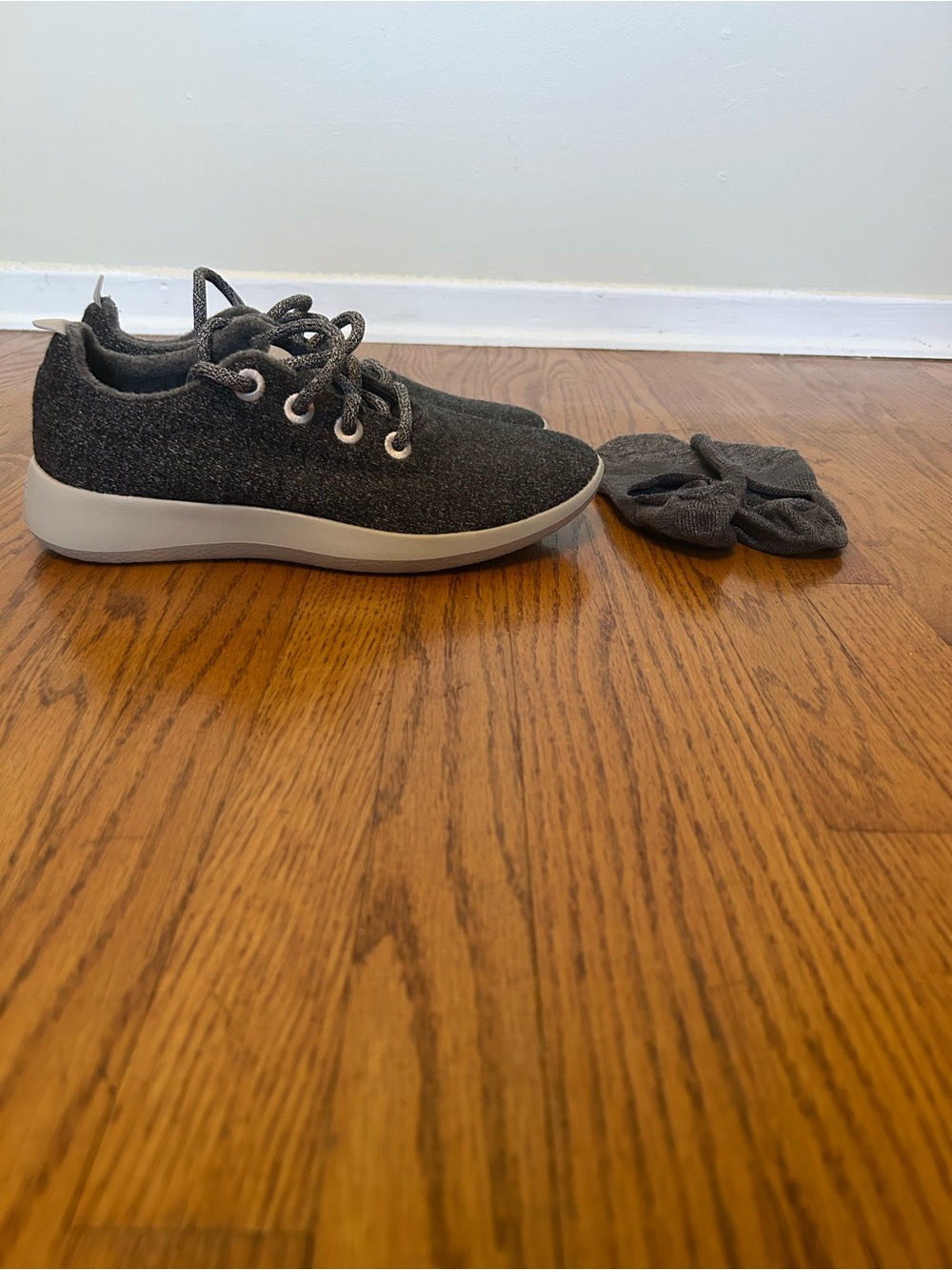 allbirds Womens Dark Charcoal Wool Sneakers - Picture 2 of 5